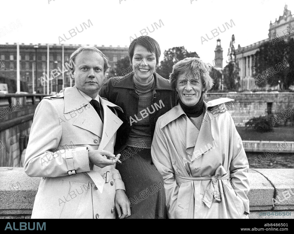Stockholm 1976-10-15. Regissören Mats Arehn och skådespelarna Carolyn Seymour och Thomas Hellberg i samband med inspelningen av filmen "Uppdraget". Foto: Leif Jansson / Svenskt Pressfoto / TT / kod 20360.