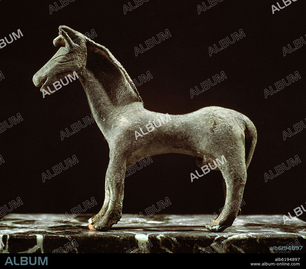 CABALLO DE BRONCE - EXVOTO IBERICO PROCEDENTE DE DESPEÑAPERROS.