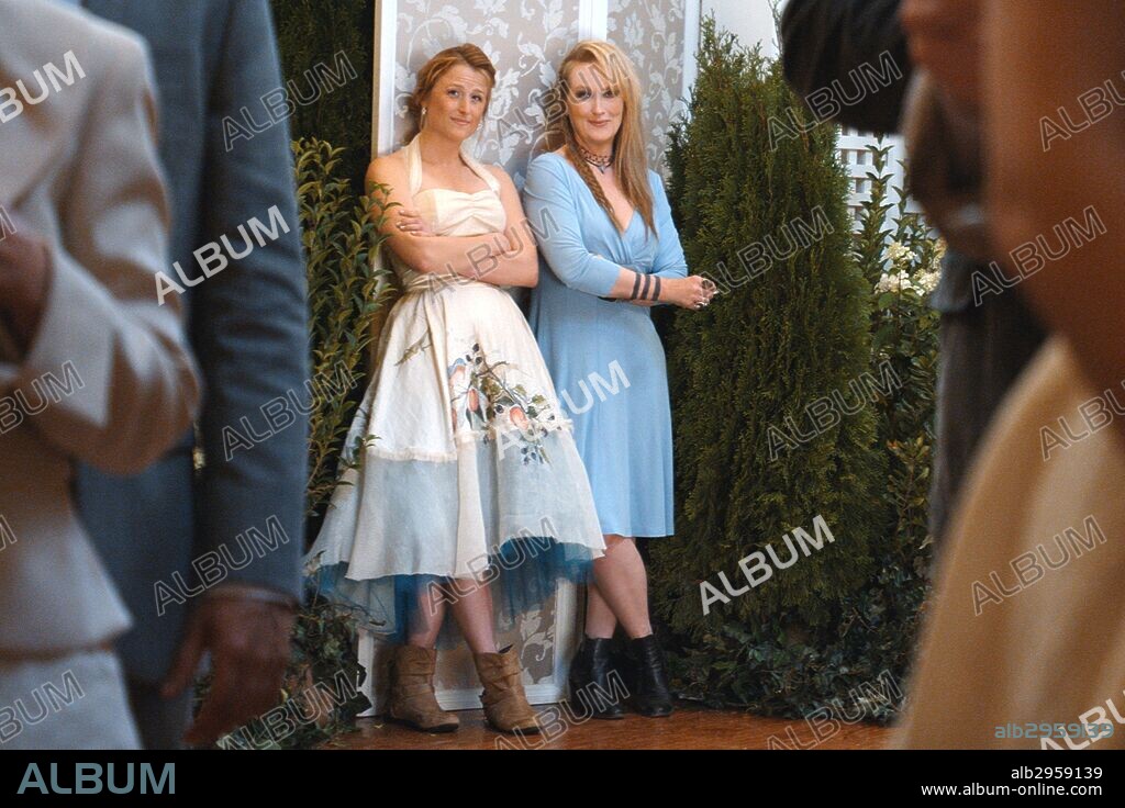 MAMIE GUMMER and MERYL STREEP in RICKI AND THE FLASH, 2015, directed by JONATHAN DEMME. Copyright TRISTAR PICTURES.