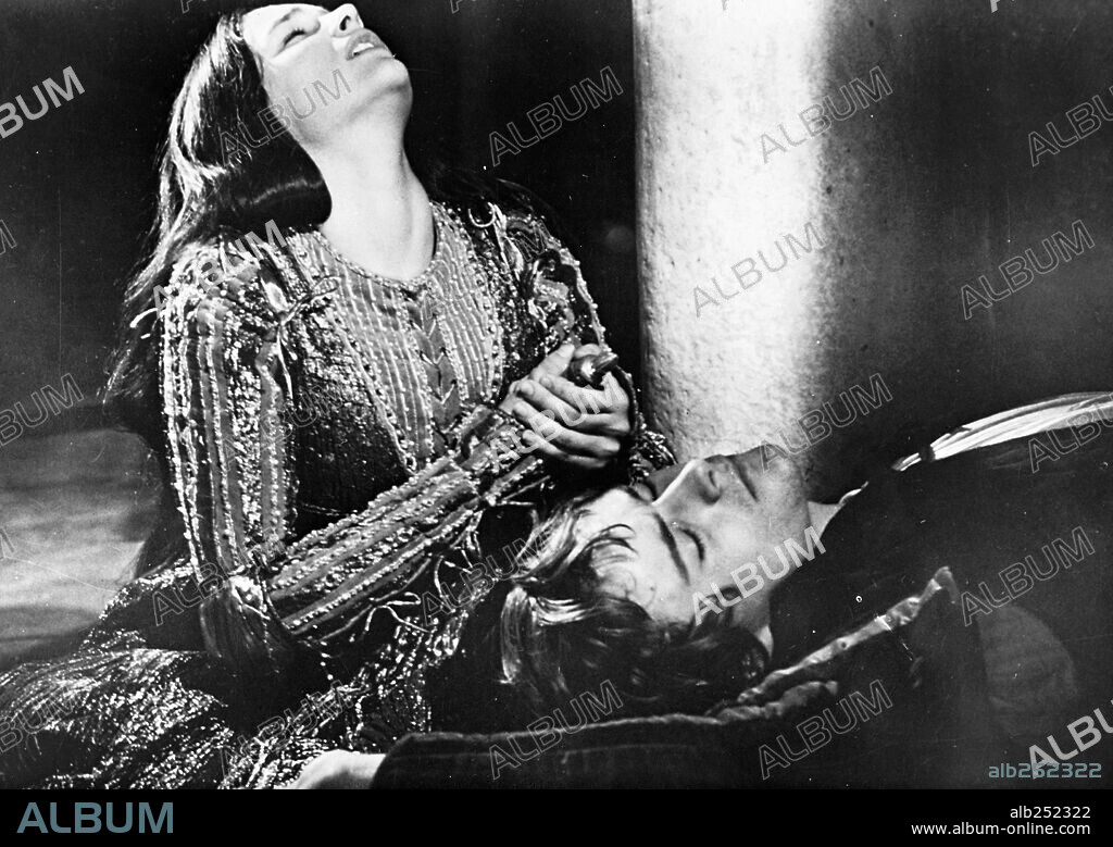 OLIVIA HUSSEY, POET SHAKESPEARE und LEONARD WHITING. LEONARD WHITING und OLIVIA HUSSEY in ROMEO AND JULIET, 1968, unter der Regie von FRANCO ZEFFIRELLI. Copyright PARAMOUNT PICTURES.