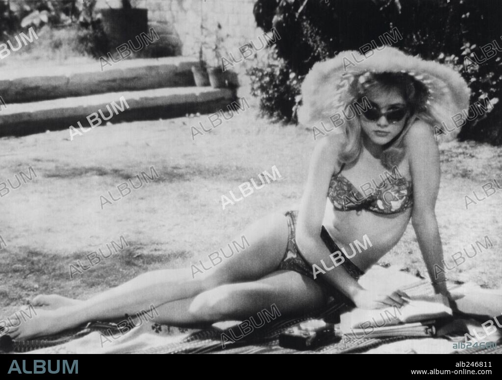 SUE LYON in LOLITA, 1962, directed by STANLEY KUBRICK. Copyright M.G.M.