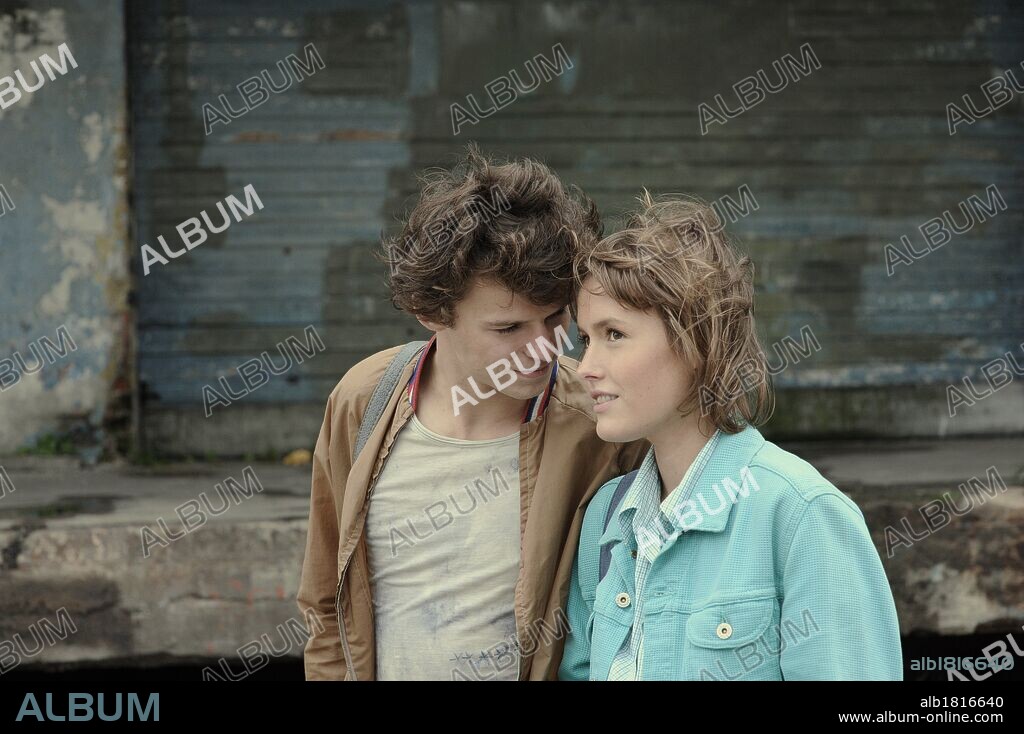 MATEUSZ KOSCIUKIEWICZ and OLGA FRYCZ in ALL THAT I LOVE, 2009 (WSZYSTKO, CO KOCHAM), directed by JACEK BORCUCH. Copyright CANAL+POLSKA/PRASA I FILM/TVP-FILM AGENCY.
