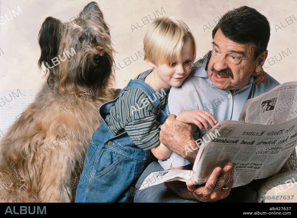 MASON GAMBLE y WALTER MATTHAU en DANIEL, EL TRAVIESO, 1993 (DENNIS THE MENACE), dirigida por NICK CASTLE. Copyright WARNER BROTHERS.