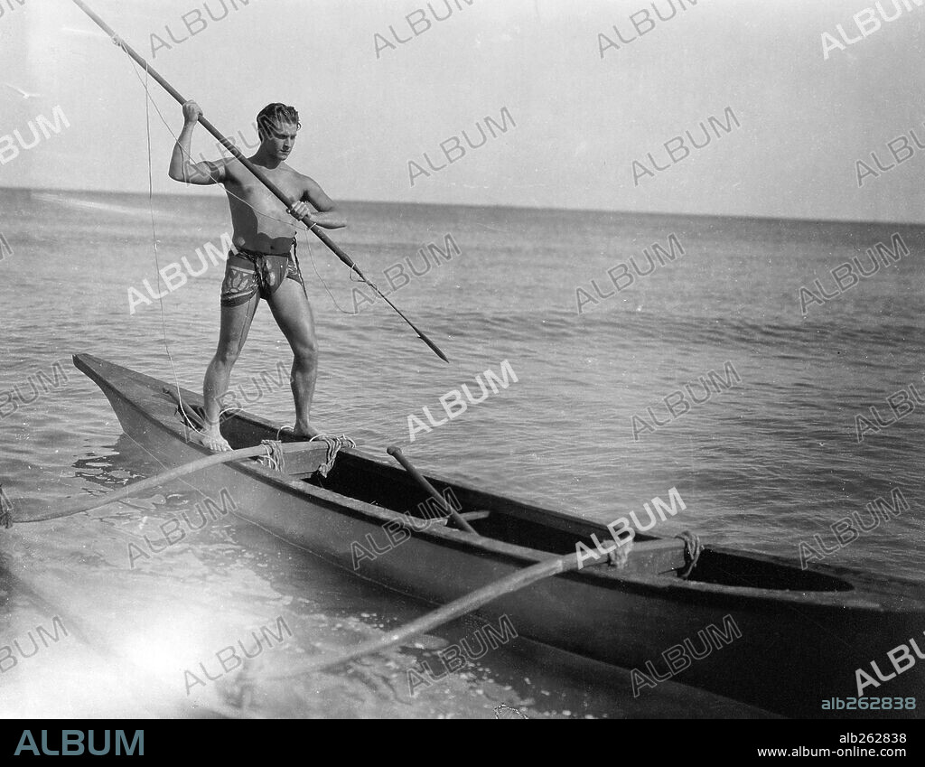 RAMON NOVARRO en EL PESCADOR DE PERLAS, 1923 (WHERE THE PAVEMENT ENDS), dirigida por REX INGRAM (DIRECTOR). Copyright M.G.M.