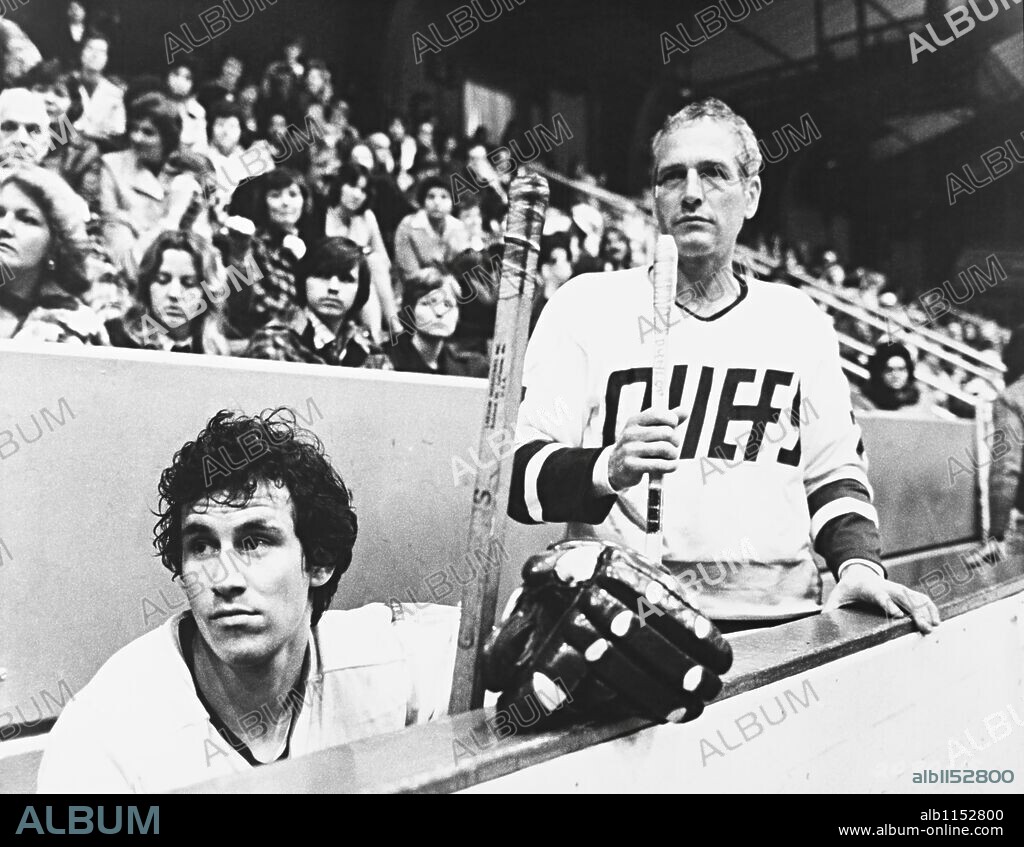 MICHAEL ONTKEAN y PAUL NEWMAN en EL CASTAÑAZO, 1977 (SLAP SHOT), dirigida por GEORGE ROY HILL. Copyright UNIVERSAL PICTURES.
