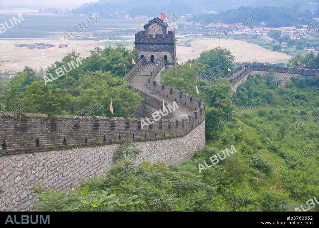The Great Wall of China near Dandong, UNESCO World Heritage Site, bordering North Korea, Liaoning, China, Asia.