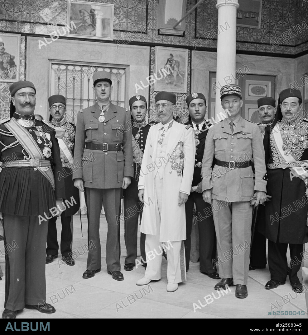 Carthage, Tunisia. General de Gaulle, the Bey of Tunis and General Mast in the courtyard of the bey's summer palace, in Tunisia in 19430101, doing world war Two.