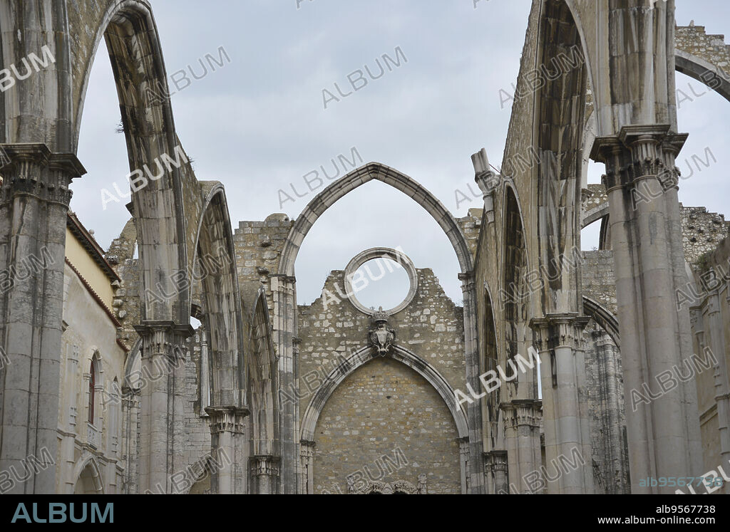Carmo Archaeological Museum. Founded in 1864 by Joaquim Possidonio da Silva (1806-1896), it is housed in the ruins of the former Carmo Convent (Convento do Carmo) the most important Gothic temple in the city until it was destroyed by an earthquake in 1755. Architectural detail of the remains of the convent. Lisbon, Portugal.