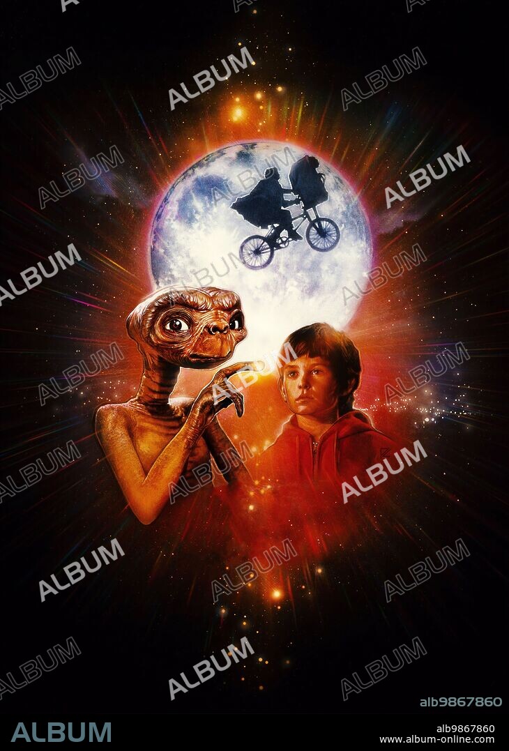 Poster of E. T. THE EXTRA-TERRESTRIAL, 1982, directed by STEVEN SPIELBERG. Copyright UNIVERSAL PICTURES.