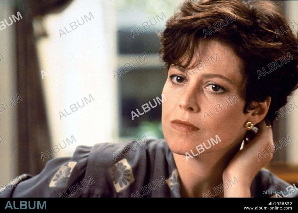 SIGOURNEY WEAVER en DAVE, PRESIDENTE POR UN DÍA, 1993 (DAVE), dirigida por IVAN REITMAN. Copyright WARNER BROTHERS.
