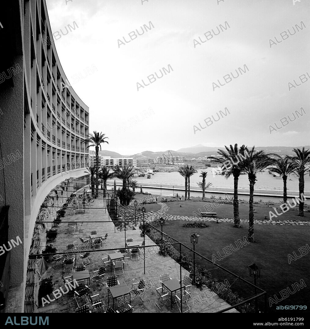 PARADOR NACIONAL DE JAVEA - FOTOGRAFIA EN BLANCO Y NEGRO - AÑOS 60.