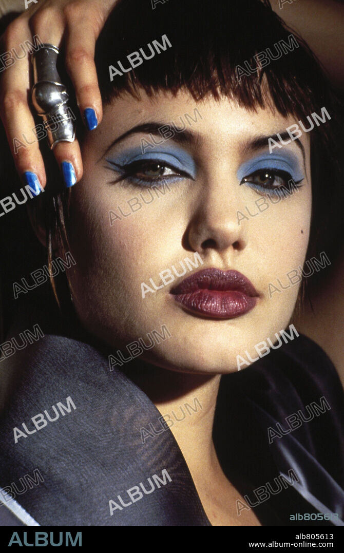 ANGELINA JOLIE en HACKERS [PIRATAS INFORMATICOS], 1995 (HACKERS), dirigida por IAIN SOFTLEY. Copyright UNITED ARTISTS.