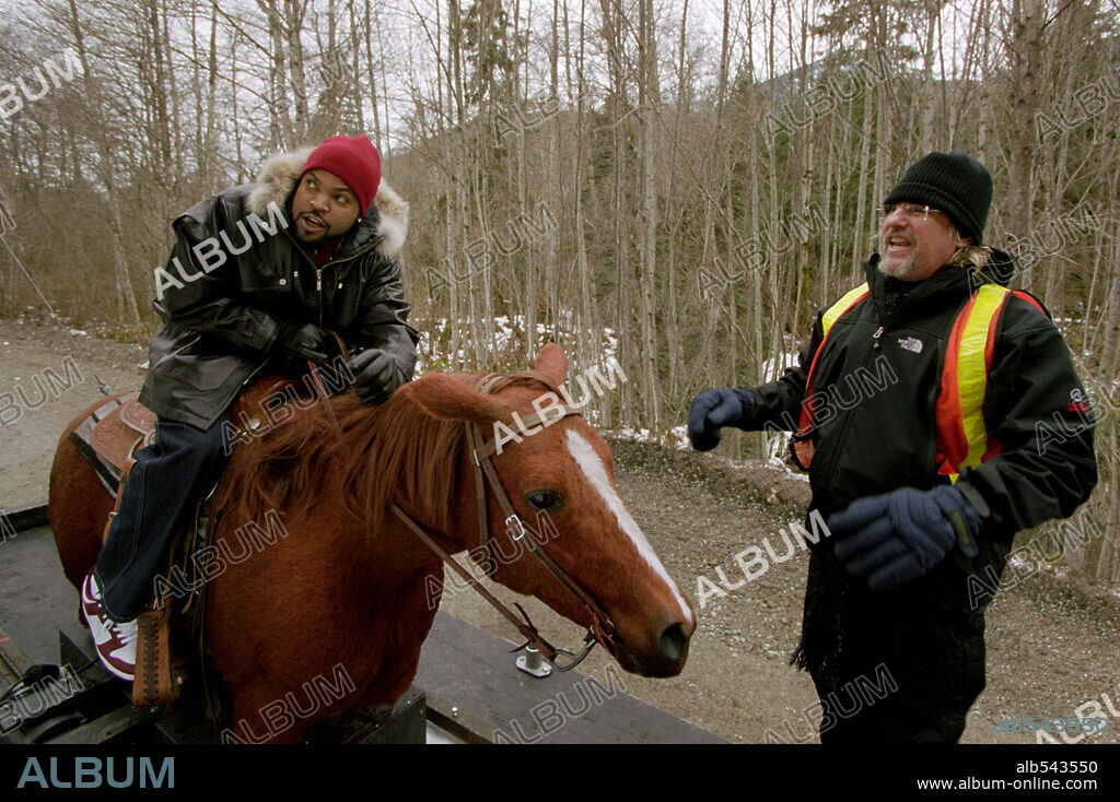 ICE CUBE in ARE WE THERE YET?, 2005, directed by BRIAN LEVANT. Copyright COLUMBIA PICTURES.