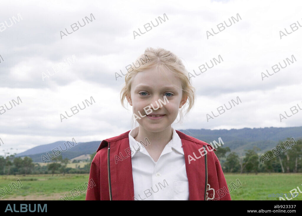 FANNING DAKOTA. DAKOTA FANNING in CHARLOTTE'S WEB, 2006, directed by GARY WINICK. Copyright PARAMOUNT PICTURES.