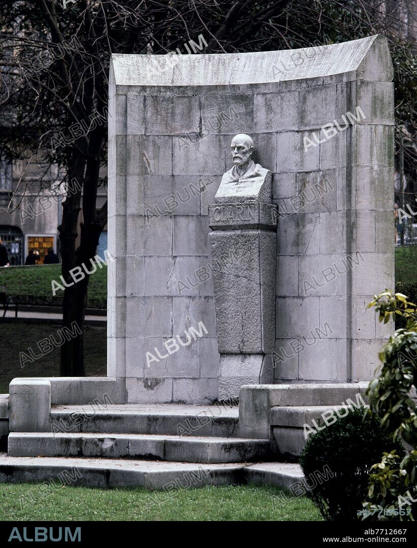 CAMPO S FRANCISCO - MONUMENTO A LEOPOLDO ALAS (CLARIN).