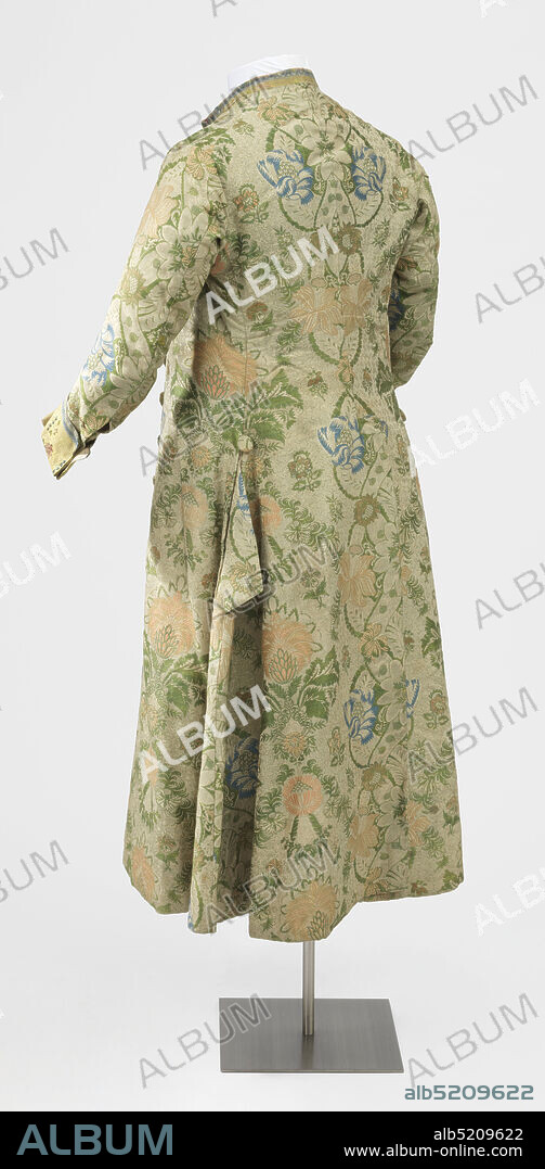 Dressing Gown Plum Plaid – Kerry Woollen Mills