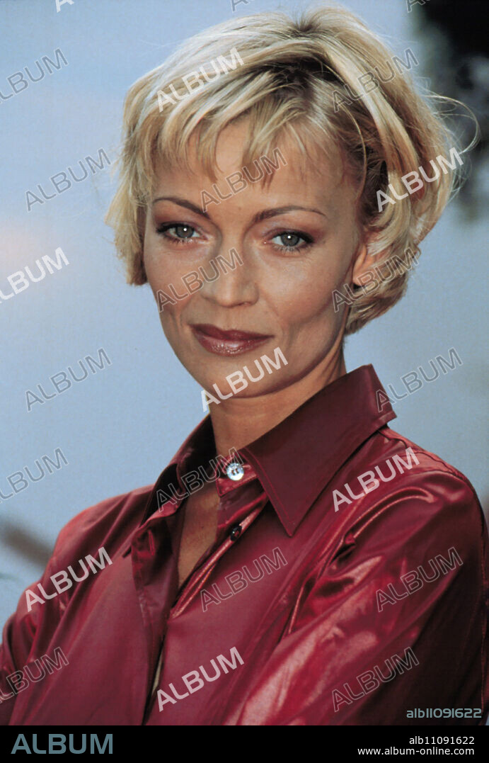 She has been known at ProSieben for a long time, but she is a new face at "Focus TV": CHRISTIANE GERBOTH (picture) has been presenting the successful info magazine since October 4, 1998, which brings facts to the point in an entertaining way and without ideological blinkers... aka. Info magazine with CHRISTIANE GERBOTH / Headline: Focus TV.