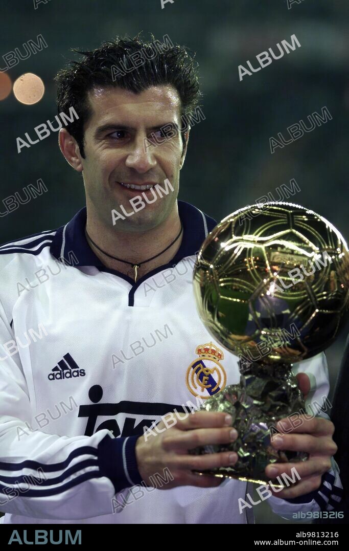 Madrid. 14/01/2001 partido de liga jornada 18. Partido entre el real Madrid y el Oviedo durante el cual se entrego el balón de oro A Figo. Foto Miguel Berrocal e Ignacio Gil          Archdc.