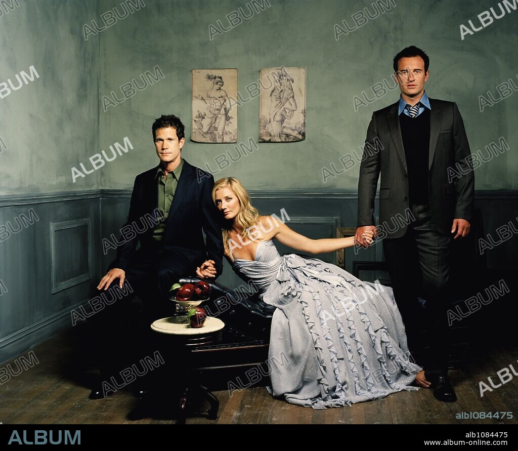 DYLAN WALSH, JOELY RICHARDSON and JULIAN MCMAHON in NIP / TUCK, 2003 (NIP / TUCK-TV). Copyright WARNER BROS TV.