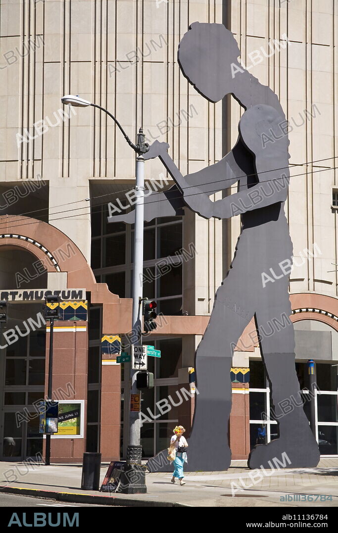 Hammering Man sculpture by Jonathan Borofsky, Seattle Art Museum, Seattle, Washington State, United States of America, North America.