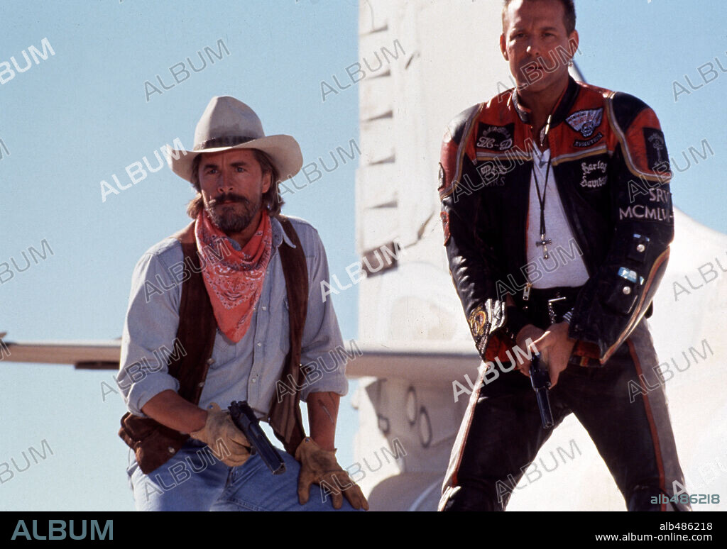 DON JOHNSON und MICKEY ROURKE in HARLEY DAVIDSON AND THE MARLBORO MAN, 1991, unter der Regie von SIMON WINCER. Copyright M.G.M.