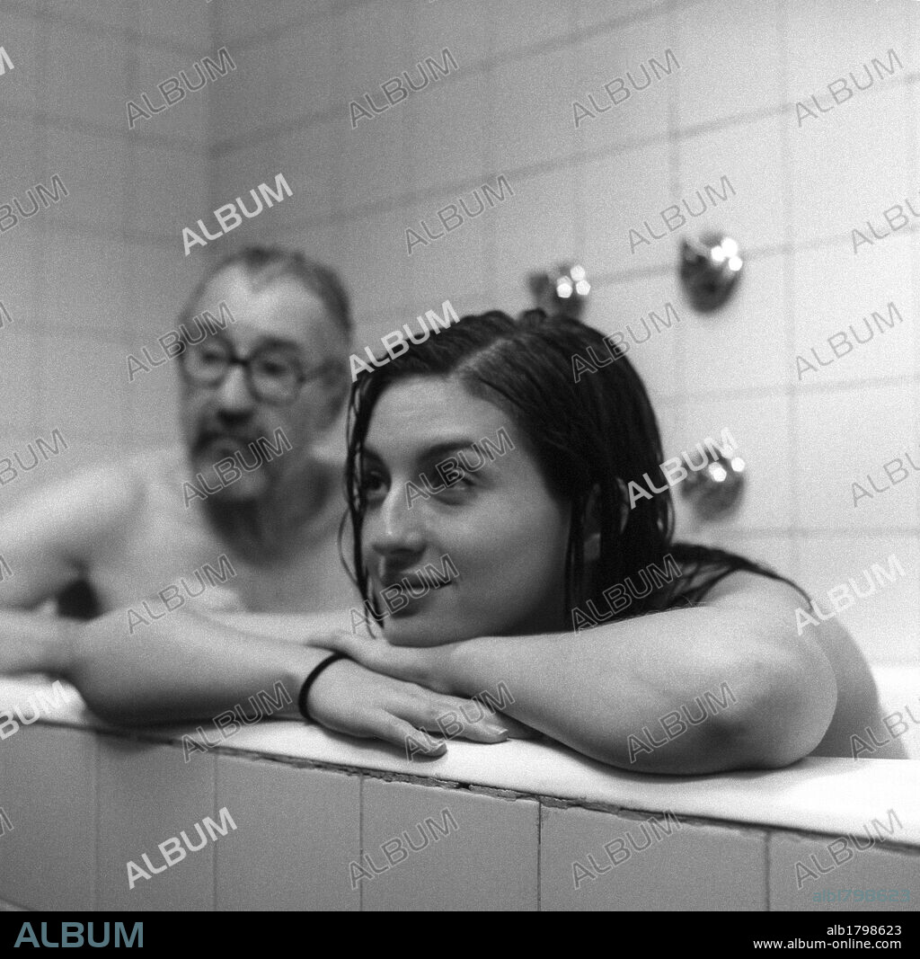 JOSE SACRISTAN y MARIA VALVERDE en MADRID, 1987, 2011, dirigida por DAVID TRUEBA. Copyright BUENAVIDA PRODUCCIONES S.L.