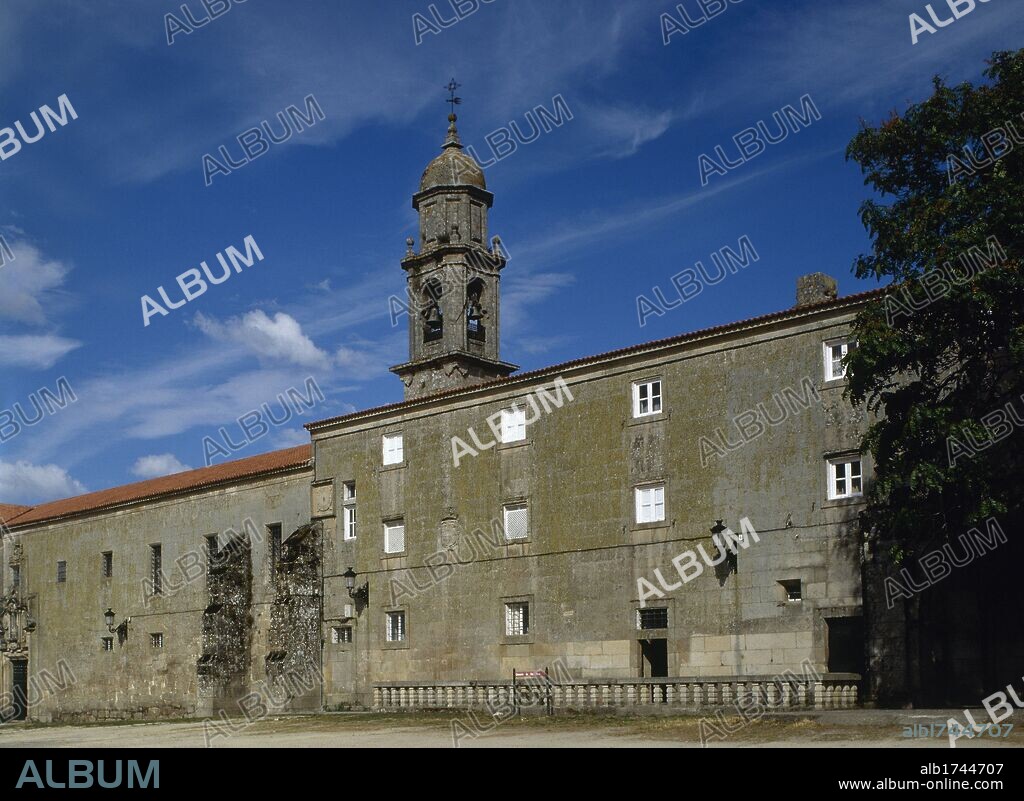 ARTE S. XVIII. ESPAÑA. CONVENTO DE SANTA CLARA. Fue fundado por doña Violante, esposa de Alfonso X el Sabio. Vista general del edificio actual, fechado en el siglo XVIII. ALLARIZ. Provincia de Ourense. Galicia.
