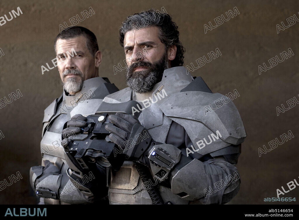 JOSH BROLIN y OSCAR ISAAC en DUNE, 2021 (DUNE: PART ONE), dirigida por DENIS VILLENEUVE. Copyright Legendary Entertainment / Warner Bros. / JAMES, CHIABELLA.
