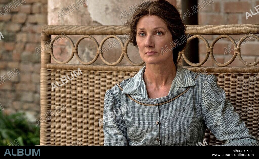 JOELY RICHARDSON in THE ASPERN PAPERS, 2018, directed by JULIEN LANDAIS. Copyright SUMMERSTORM ENTERTAINMENT.