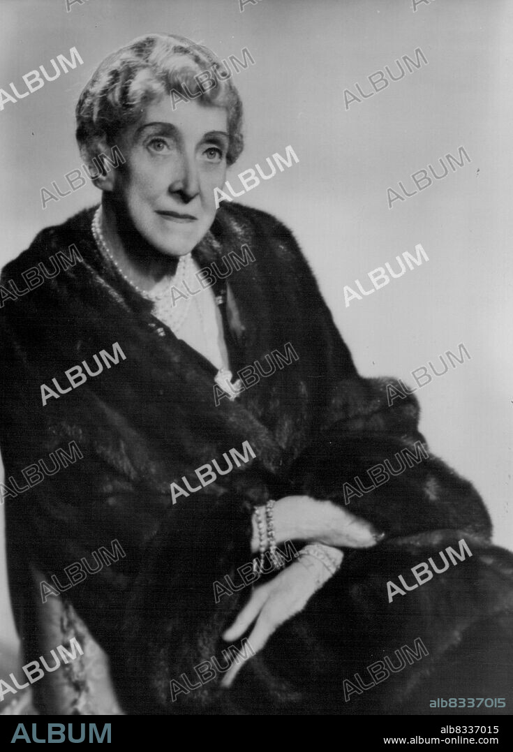 H.H. Princess Marie Louise, V.A..C.I., G.C.V.O., G.B.E. -- Grand-daughter of the late Queen Victoria. Born on August 12th, 1872, daughter of H.R.H. Princess Helena Augusta Victoria and General H.R.H. Prince Christian of Schleswig-Holstein. Her mother was the 5th child of Queen Victoria and Prince Albert. October 19, 1955. (Photo by Vivienne, Camera Press).