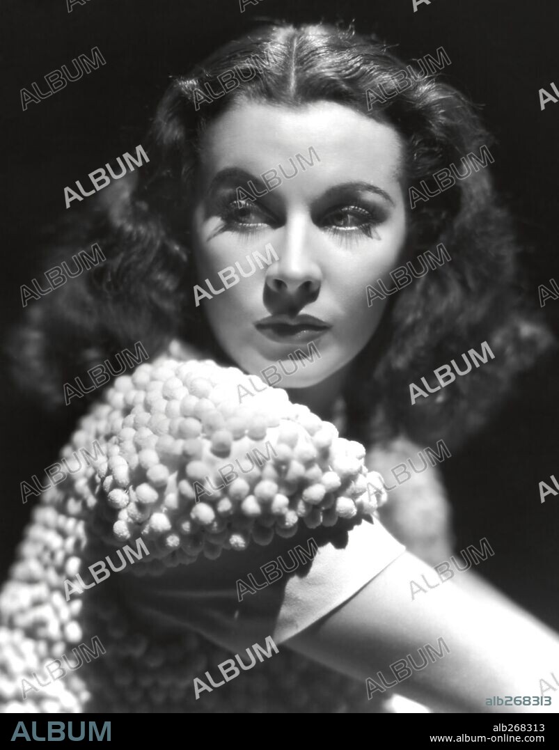 VIVIEN LEIGH in ST. MARTIN'S LANE, 1938, directed by TIM WHELAN. Copyright ASSOCIATED BRITISH PICTURES.