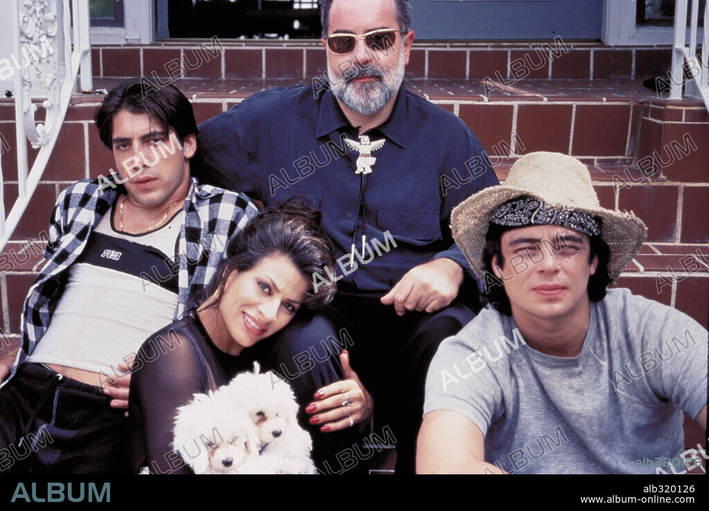 BENICIO DEL TORO, BIGAS LUNA, JAVIER BARDEM y RAQUEL BIANCA en HUEVOS DE ORO, 1993, dirigida por BIGAS LUNA. Copyright LOLAFILMS.