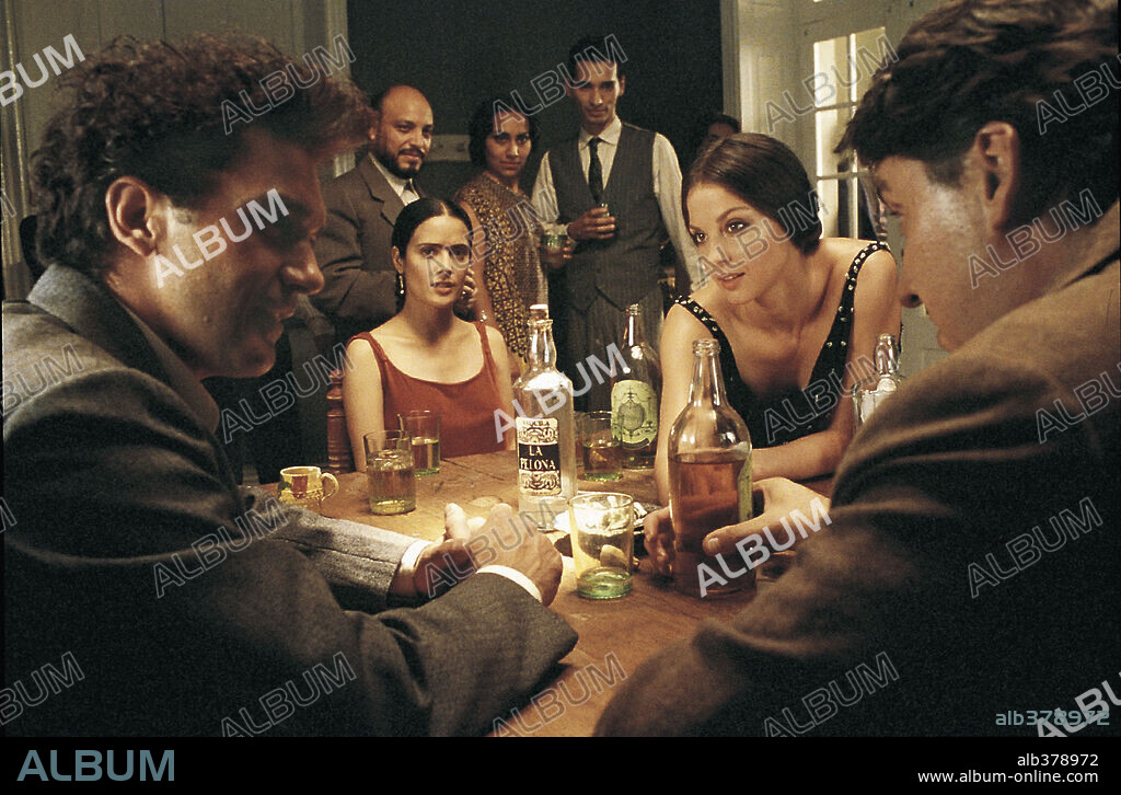 ALFRED MOLINA, ANTONIO BANDERAS, ASHLEY JUDD y SALMA HAYEK en FRIDA, 2002, dirigida por JULIE TAYMOR. Copyright MIRAMAX / SOREL, PETER.