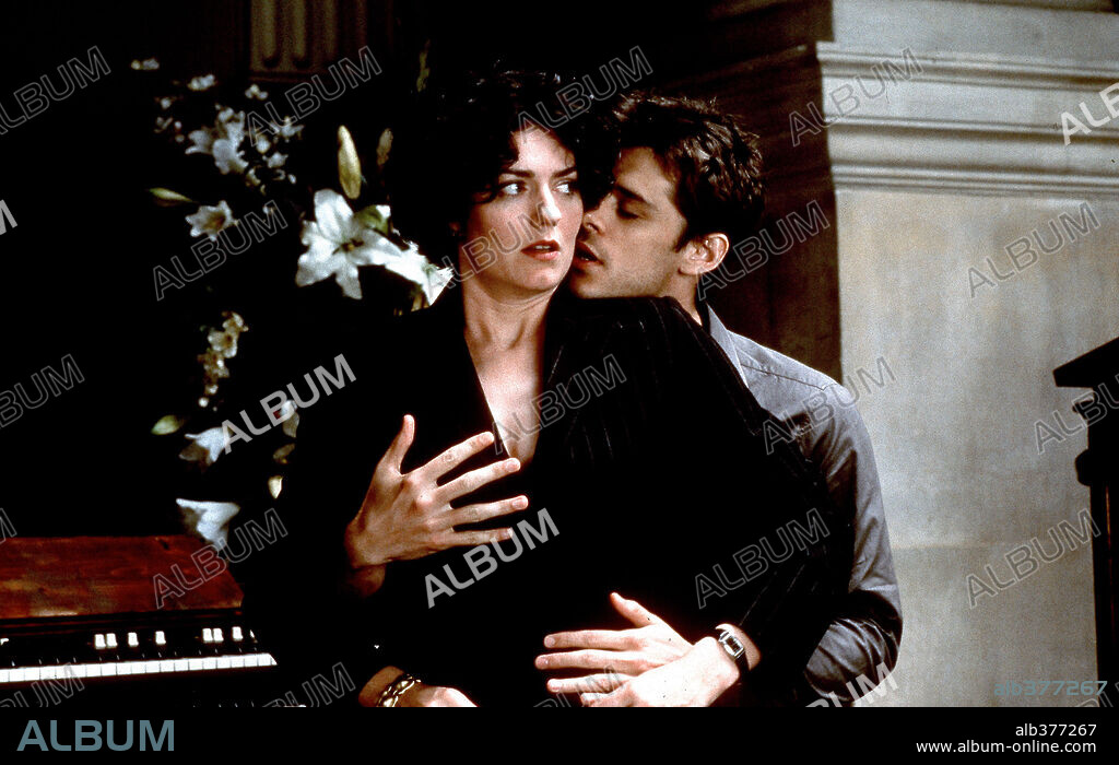 ANNA CHANCELLOR in CRUSH, 2001, directed by JOHN MCKAY. Copyright PIPEDREAM PICTURES/FILM FOUR FILM COUNCIL/INDUSTRY ENTERTAIN.