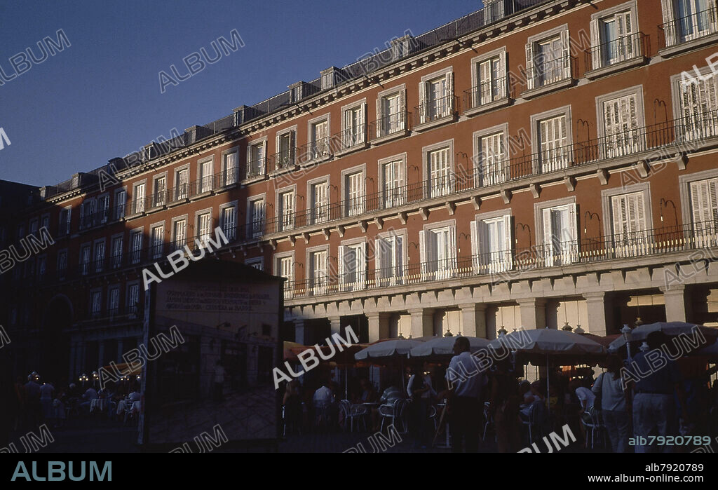 TERRAZAS EN LA PLAZA MAYOR.