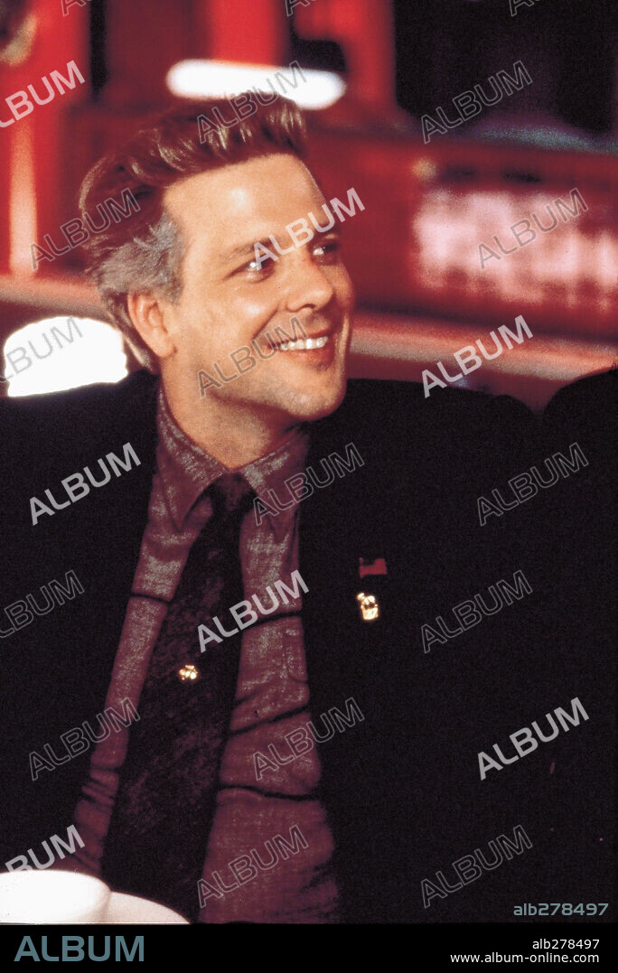 MICKEY ROURKE en MANHATTAN SUR, 1985 (YEAR OF THE DRAGON), dirigida por MICHAEL CIMINO. Copyright M.G.M/UNITED ARTIST.