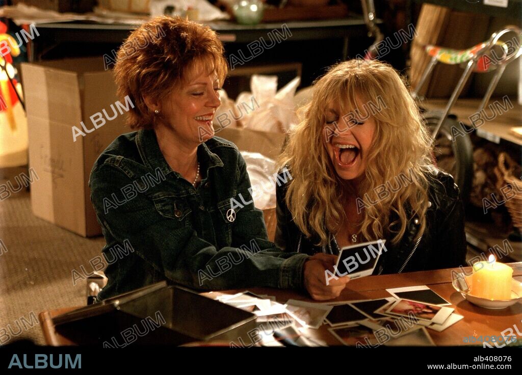 GOLDIE HAWN und SUSAN SARANDON in THE BANGER SISTERS, 2002, unter der Regie von BOB DOLMAN. Copyright 20TH CENTURY FOX / STEIN, HOLLY.