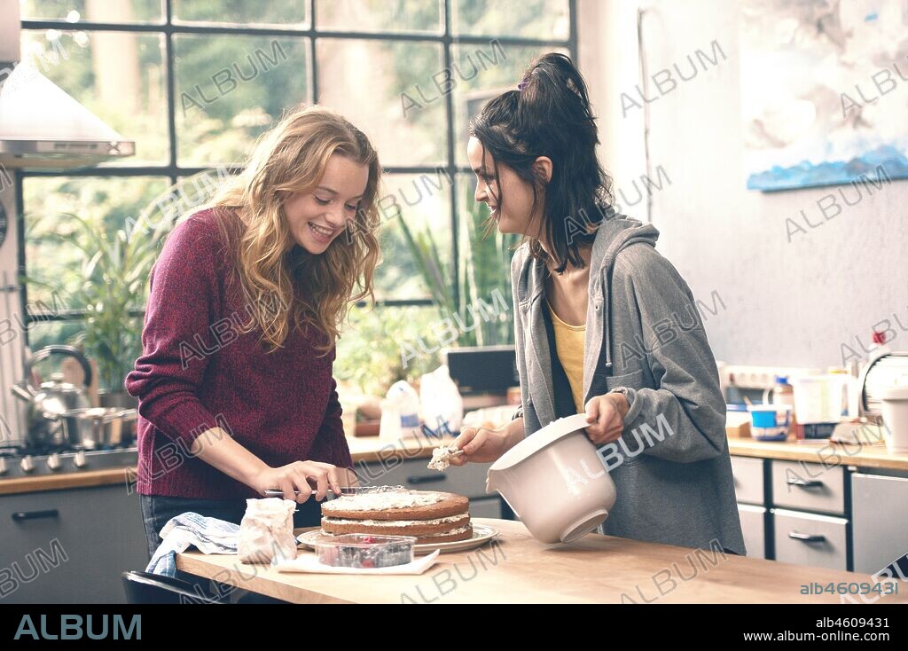 LUISE BEFORT und LUNA WEDLER in DEM HORIZONT SO NAH, 2019 (DEM HORITZONT SO NAH), unter der Regie von TIM TRACHTE. Copyright Pantaleon Films / Studiocanal / SevenPictures Film.