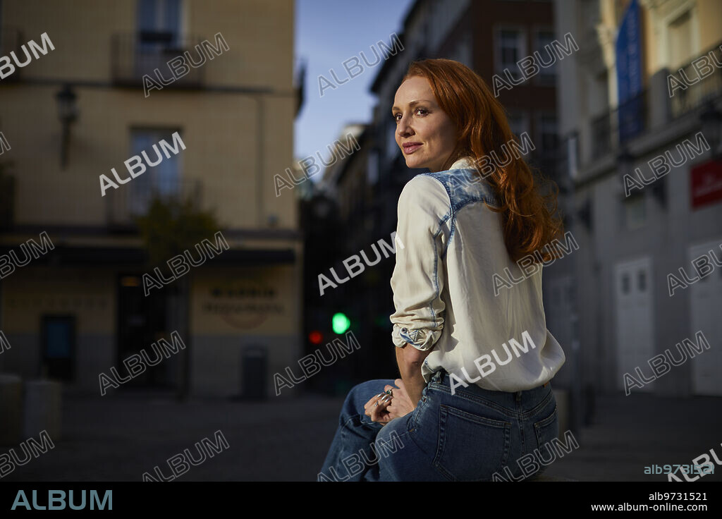Madrid, 02/15/2022. Portraits posed of the actress Cristina Castaño in the Plaza de Santa Ana. Photo: Guillermo Navarro. ARCHDC.