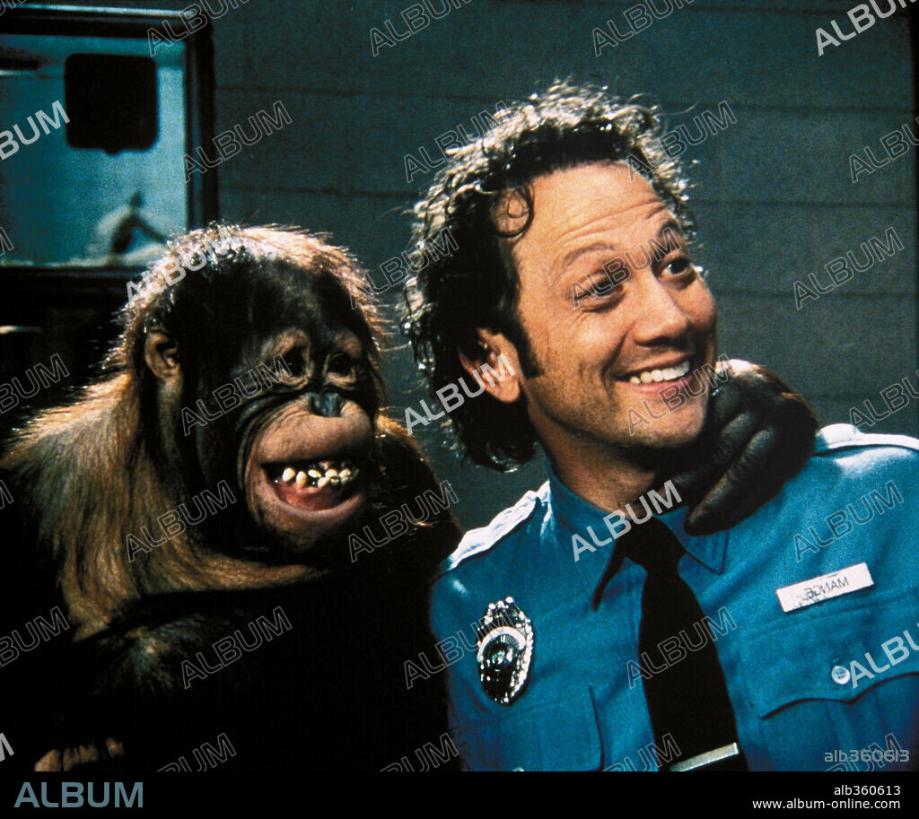 ROB SCHNEIDER en ESTOY HECHO UN ANIMAL, 2001 (THE ANIMAL), dirigida por LUKE GREENFIELD. Copyright REVOLUTION STUDIOS / MASI, FRANK.