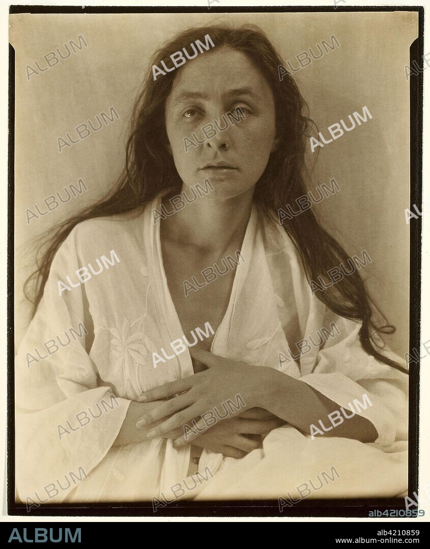 Georgia O'Keeffe. Alfred Stieglitz; American, 1864-1946. Date: 1918. Dimensions: 24.1 x 19.3 cm (image); 25.1 x 20.1 cm (paper). Palladium print. Origin: United States.