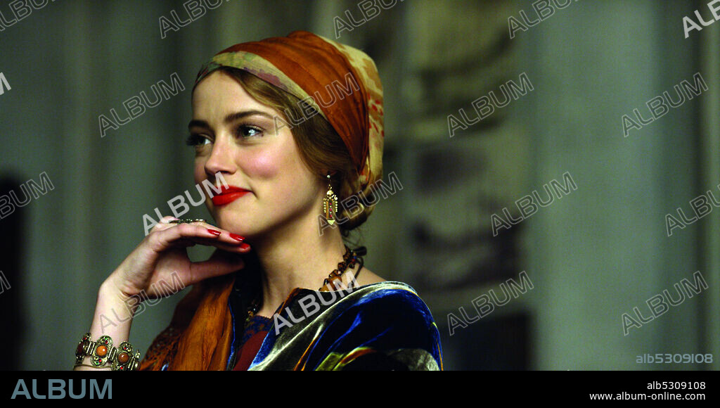 AMBER HEARD in THE DANISH GIRL, 2015, directed by TOM HOOPER. Copyright ARTEMIS PROD/PRETTY PICTURES/REVISION PICTURES/WORKING TITLE.