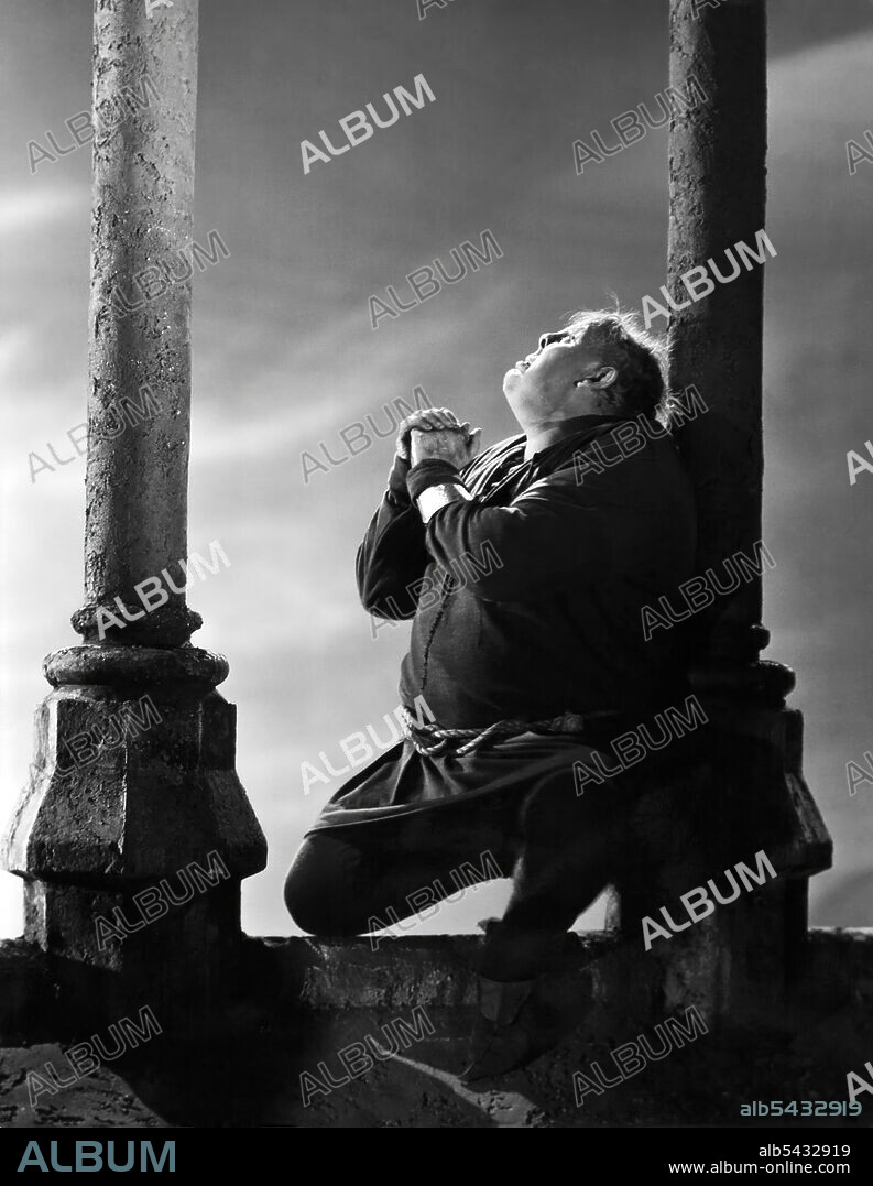 CHARLES LAUGHTON en ESMERALDA, LA ZÍNGARA, 1939 (THE HUNCHBACK OF NOTRE DAME), dirigida por WILHELM DIETERLE. Copyright RKO.