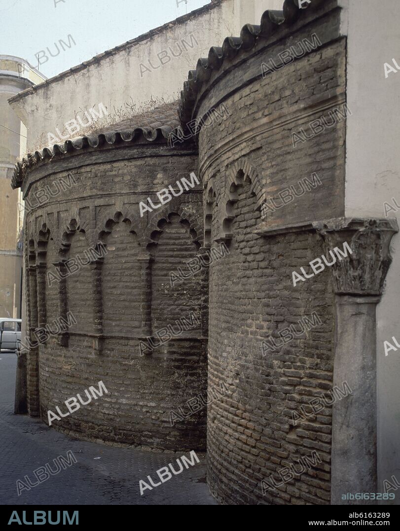 EXT- VISTA DE LOS ABSIDES-S XIV- ARQUITECTURA GOTICO MUDEJAR-.
