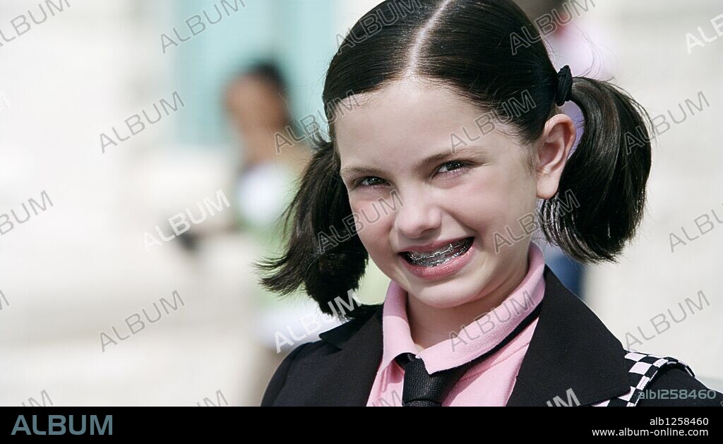 JOLIE VANIER en SHORTS: LA PIEDRA MAGICA, 2009 (SHORTS), dirigida por ROBERT RODRIGUEZ. Copyright WARNER BROS PICTURES.