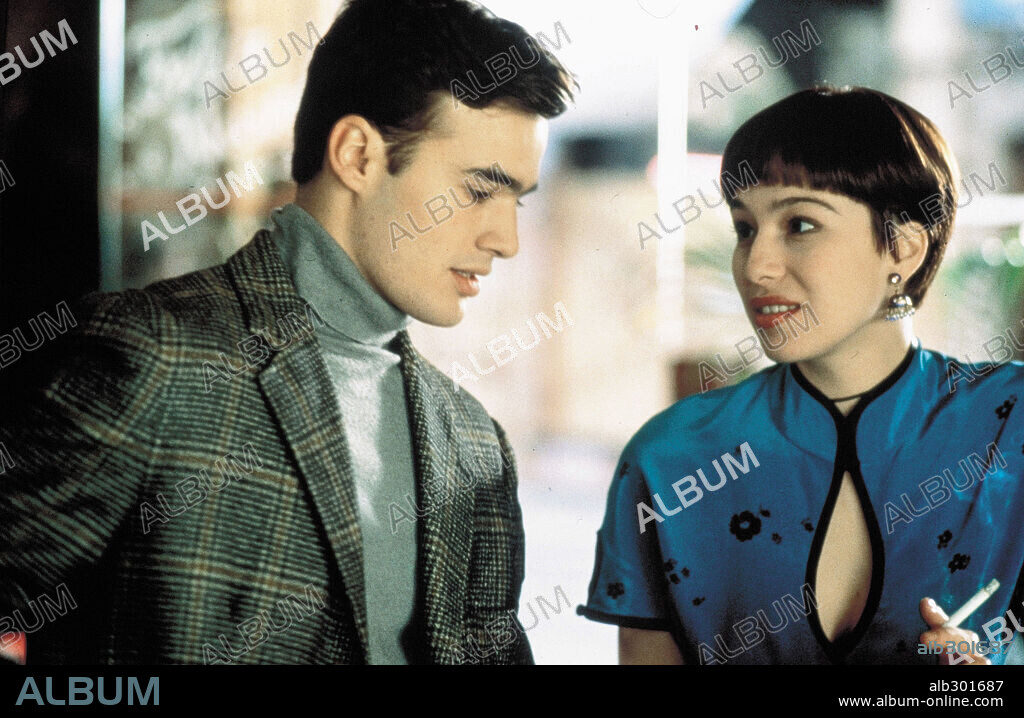 ARIADNA GIL y LIBERTO RABAL en TRANVIA A LA MALVARROSA, 1997, dirigida por JOSE LUIS GARCIA SANCHEZ. Copyright SOGETEL/LOLAFILMS/CANAL +/SOGEPAQ.