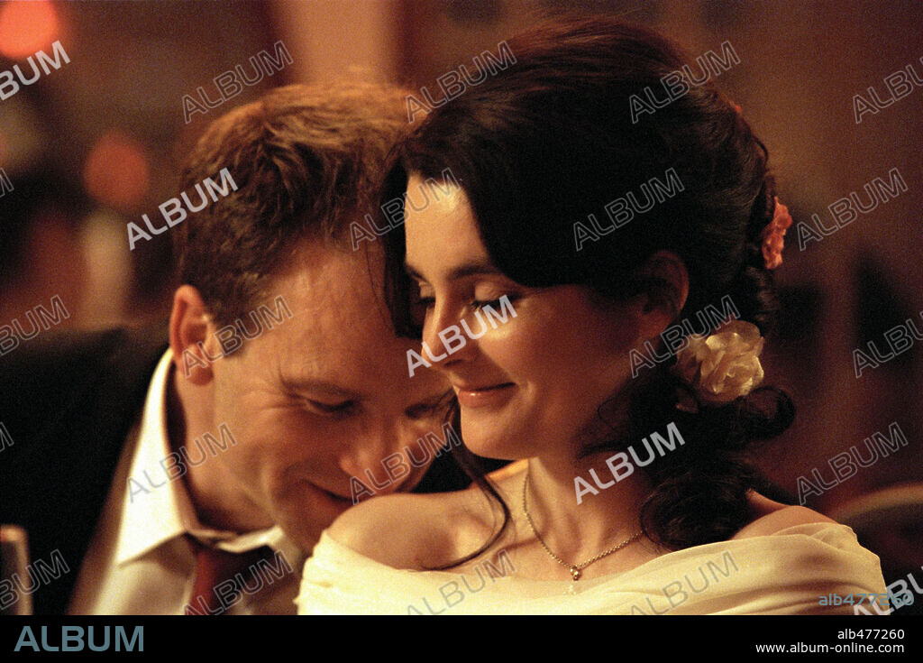 ADRIAN RAWLINS and SHIRLEY HENDERSON in WILBUR WANTS TO KILL HIMSELF, 2002 (WILBUR BEGAR SELVMORD), directed by LONE SCHERFIG. Copyright ZENTROPA ENTERTAINMENTS.