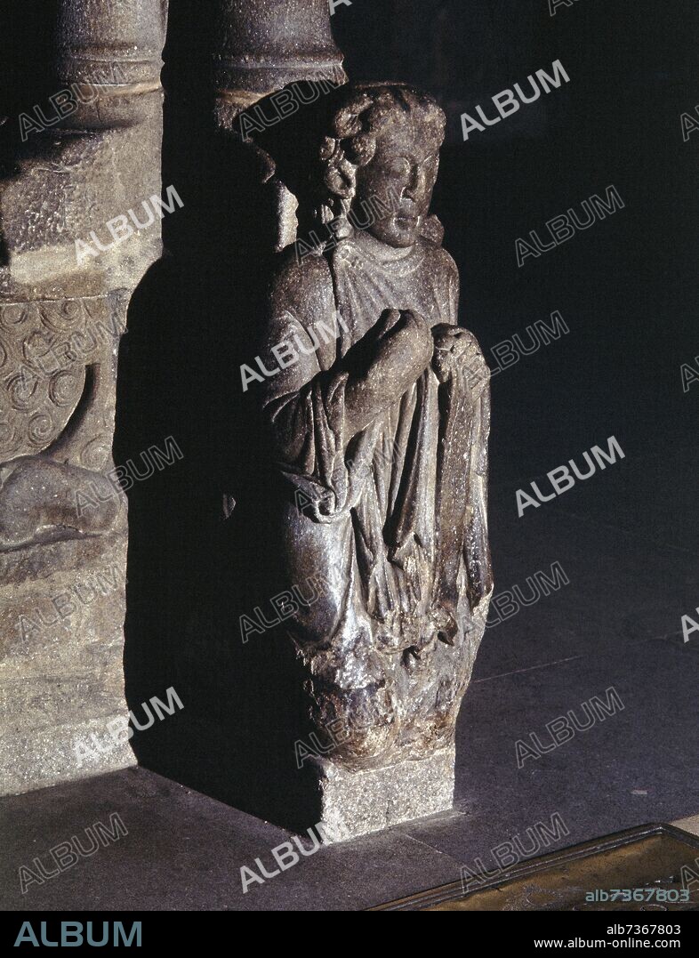 SANTO DOS CROQUES - AUTORRETRATO DEL MAESTRO MATEO EN EL PORTICO DE LA GLORIA - SIGLO XII.
