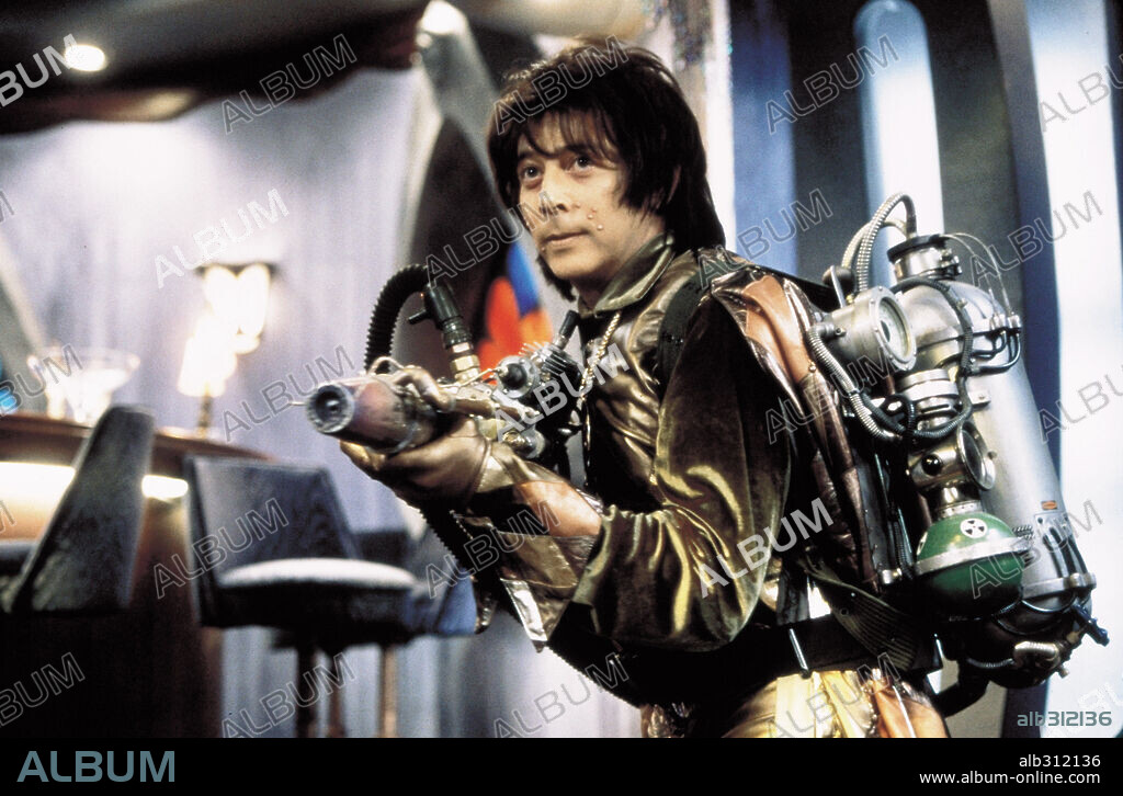 PAUL REUBENS en MYSTERY MEN [HOMBRES MISTERIOSOS], 1999 (MYSTERY MEN), dirigida por KINKA USHER. Copyright UNIVERSAL PICTURES / GORDON, MELINDA SUE.