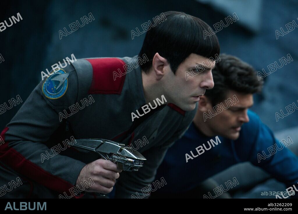 KARL URBAN and ZACHARY QUINTO in STAR TREK BEYOND, 2016, directed by JUSTIN LIN. Copyright PARAMOUNT PICTURES/BAD ROBOT/PERFECT STORM ENTERTAINMENT/SKY.